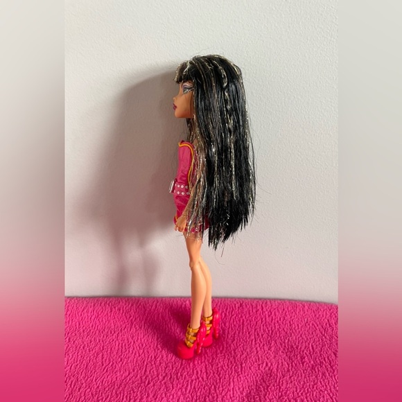 Monster High Cleo with Gold Tinsel Hair - Picture 3 of 7